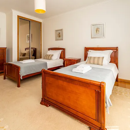 Family House In Amorosa, Northern Portugal Vakantiehuis *