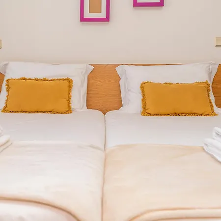 Family House In Amorosa, Northern Portugal Vakantiehuis Amorosa