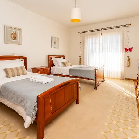 Family House In Amorosa, Northern Portugal Vakantiehuis Amorosa