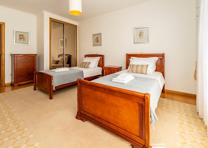 Family House In Amorosa, Northern Portugal Vakantiehuis *