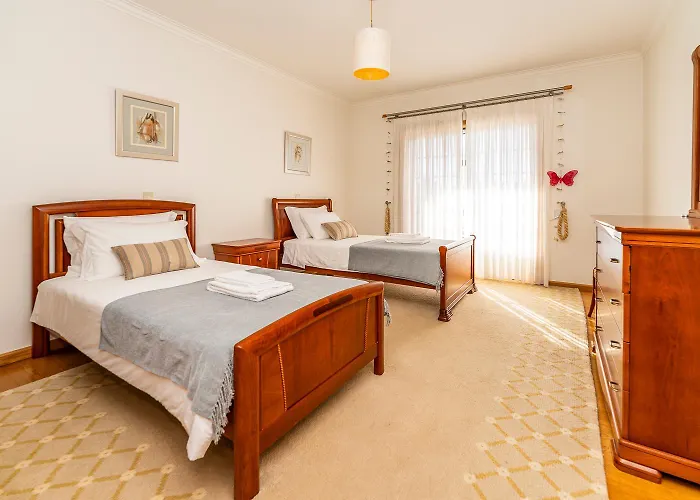 Family House In Amorosa, Northern Portugal Vakantiehuis Amorosa