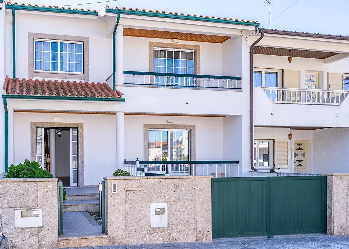 Family House In Amorosa, Northern Portugal Vakantiehuis *