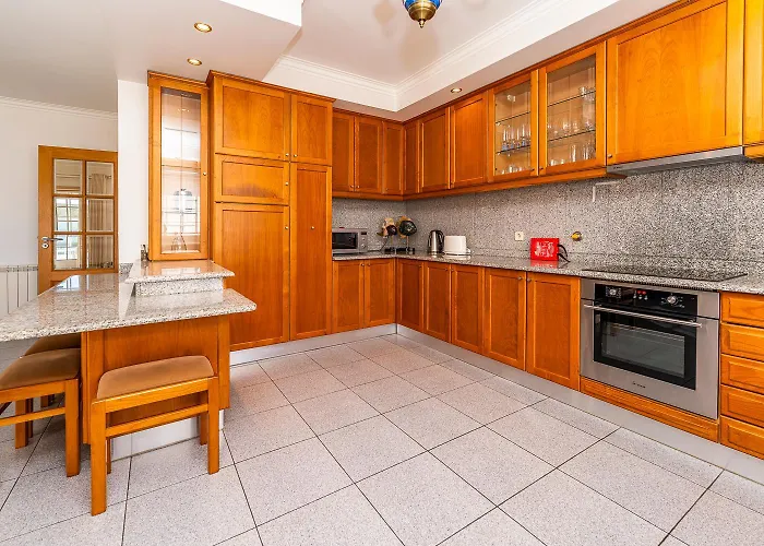 Family House In Amorosa, Northern Portugal