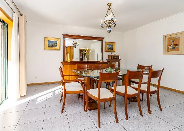 펜션 Family House In Amorosa, Northern Portugal Amorosa