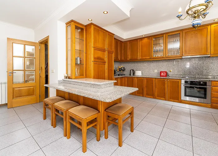 Family House In Amorosa, Northern Portugal